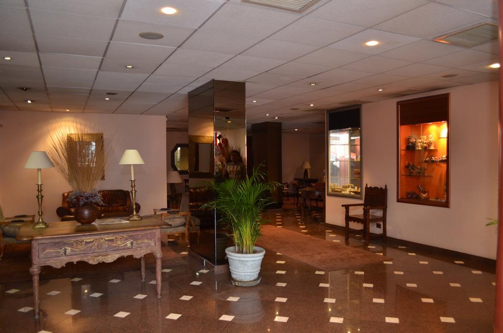 Hotel Maria Angola Lima Exterior photo