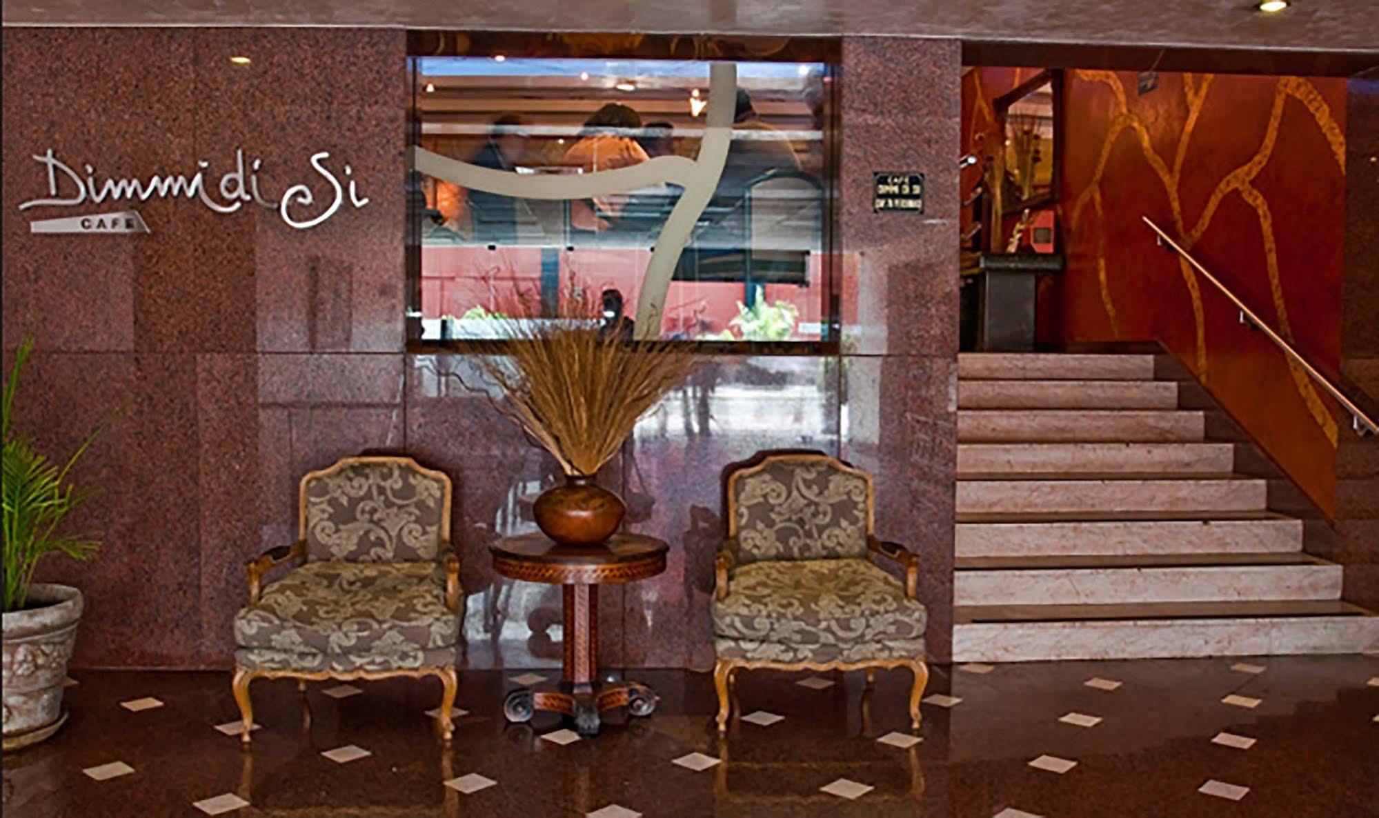 Hotel Maria Angola Lima Exterior photo